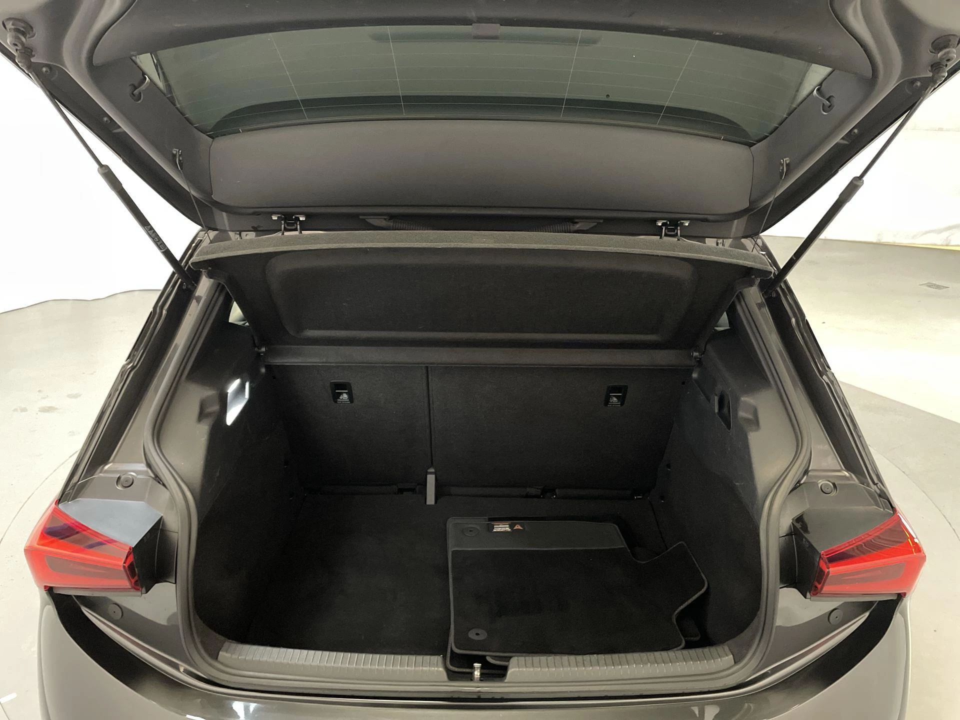 Hoofdafbeelding CUPRA Born