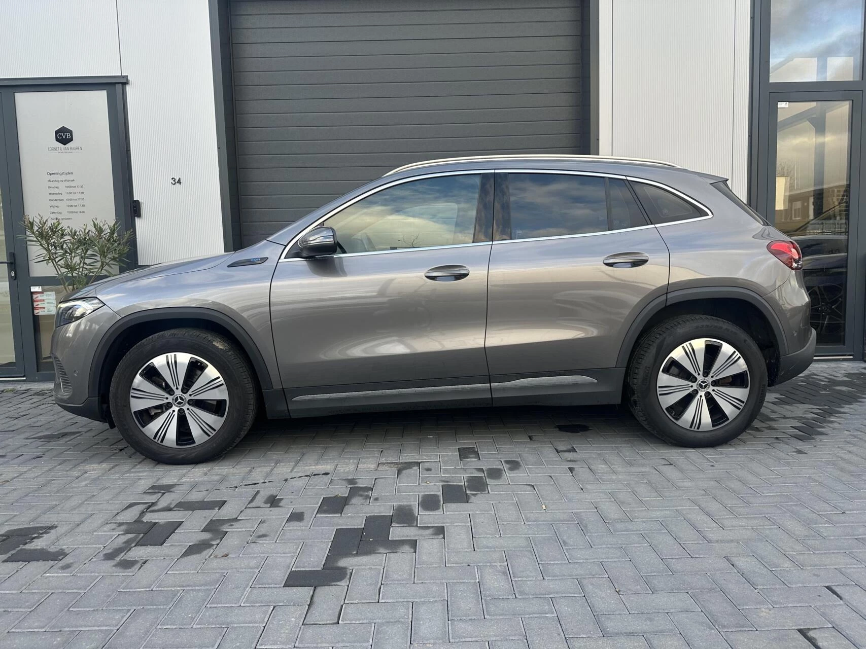 Hoofdafbeelding Mercedes-Benz EQA