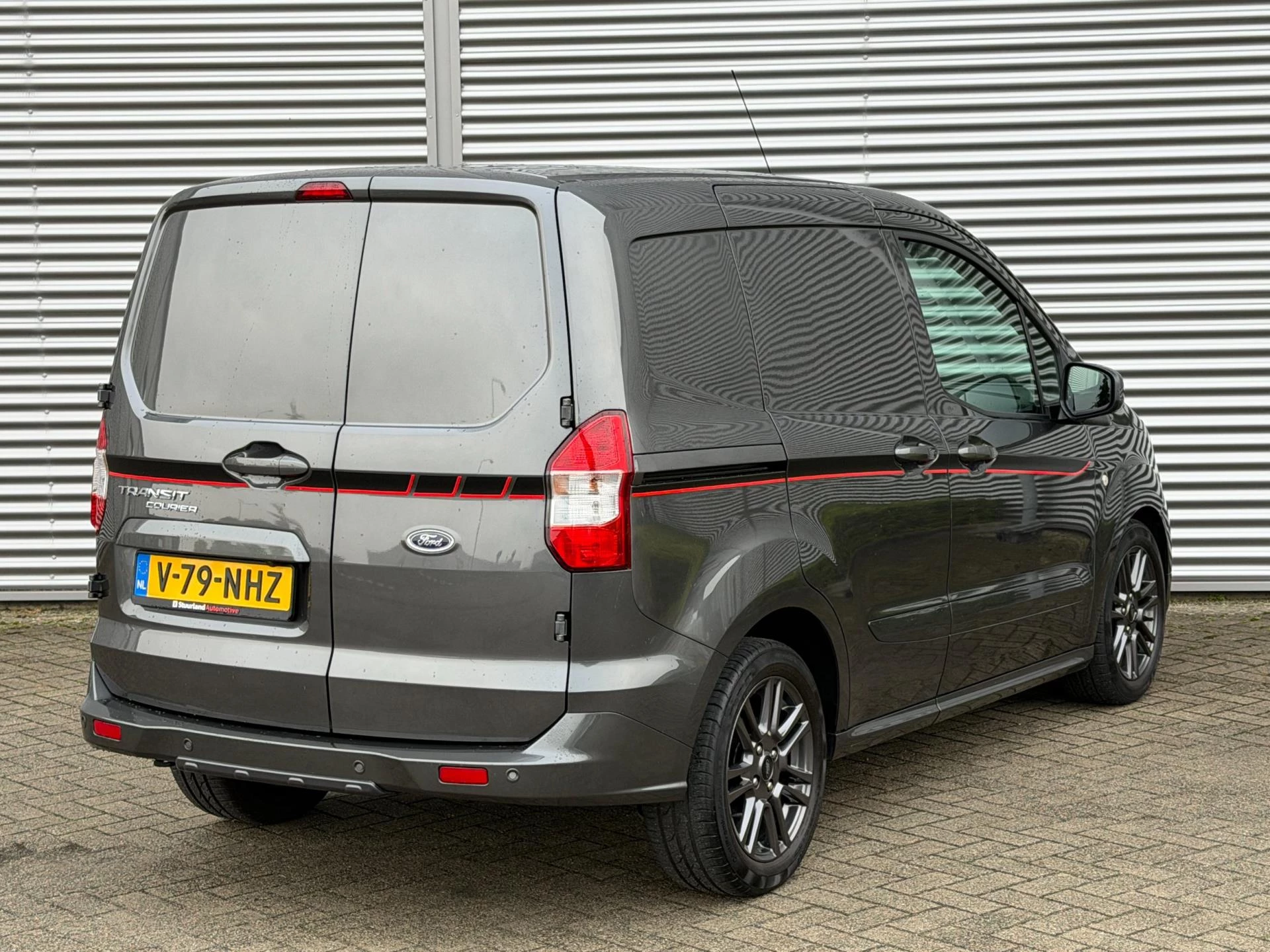 Hoofdafbeelding Ford Transit Courier