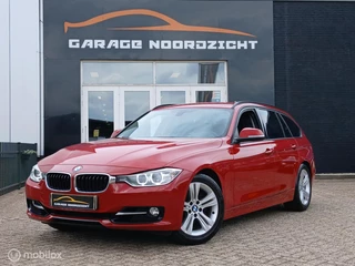 BMW 3-serie Touring 320i Upgrade Edition /Navigatie/Leder