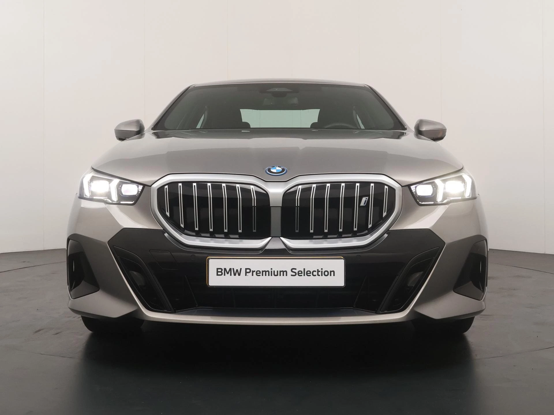 Hoofdafbeelding BMW i5