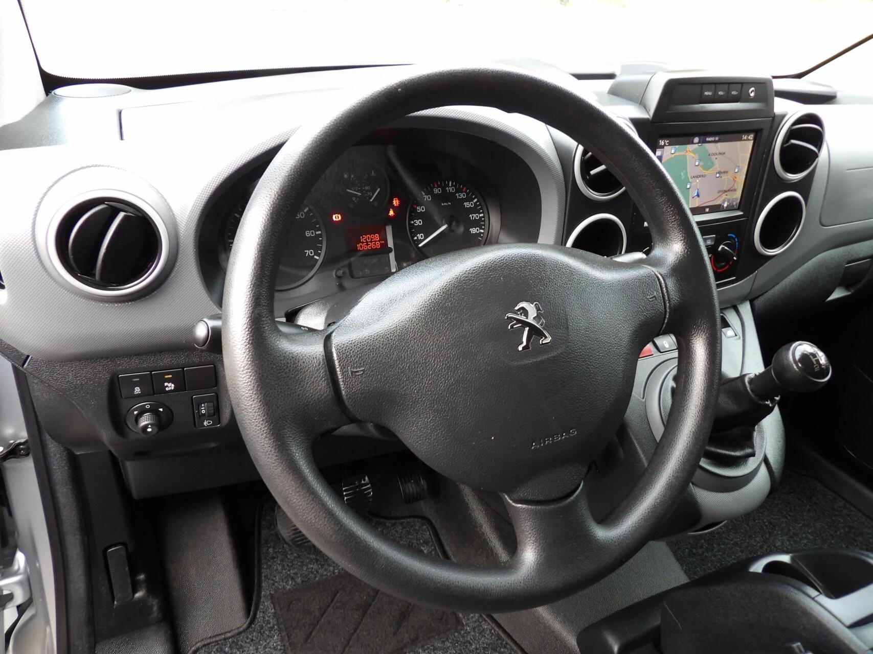 Hoofdafbeelding Peugeot Partner