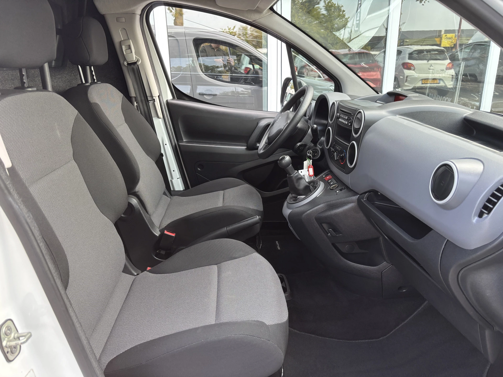 Hoofdafbeelding Peugeot Partner