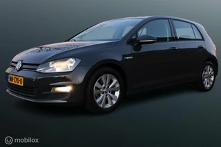Hoofdafbeelding Volkswagen Golf Volkswagen Golf 1.0 TSI Automaat Connected Series, Navi, App connect, Stoelverwarming, Pdc + Camera