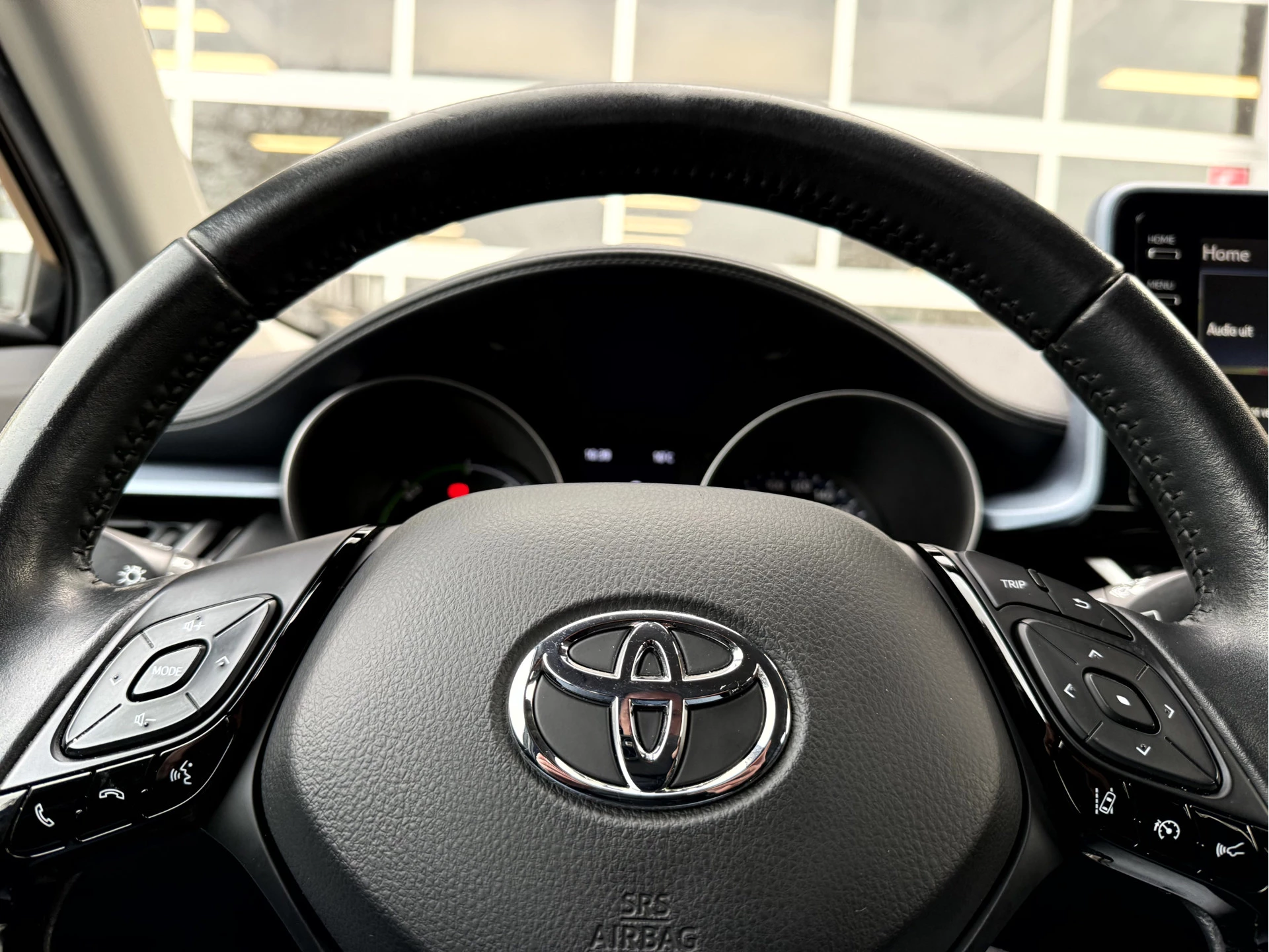 Hoofdafbeelding Toyota C-HR