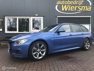 BMW 3-serie Touring M Pakket, , HUD Mooie uitstaling 328i High Executive Trekhaak Panorama dak. Mooie uitstral