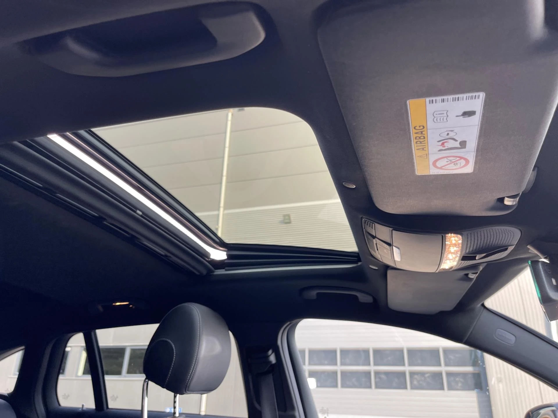 Hoofdafbeelding Mercedes-Benz EQC