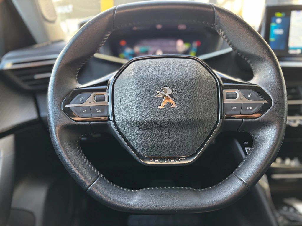 Hoofdafbeelding Peugeot e-2008