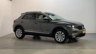 Volkswagen T-Roc 1.5 TSI 150pk DSG Sport Virtual Cockpit Parkeersensoren Stoelverwarming Navigatie