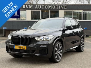 BMW X5 xDrive45e High Executive BOMVOL OPTIES| INDIVIDUAL| SOFTCLOSE| PANO| LASER LED| ALCANTARA HEMEL| HARMAN KARDON| DRIVING ASS. PROF| HEAD-UP| 360 CAMERA| ACHTERBANK VERWARMING| 22 INCH| STUURVERWARMING , ACHTERAS BESTURING| ETC...|