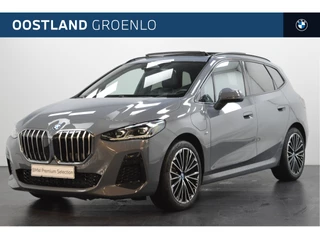 BMW 2 Serie Active Tourer 225e xDrive M Sport Automaat / Panoramadak / Sportstoelen / M Adaptief onderstel / Comfort Access / Adaptieve LED / Parking Assistant Plus / Head-Up / Harman-Kardon
