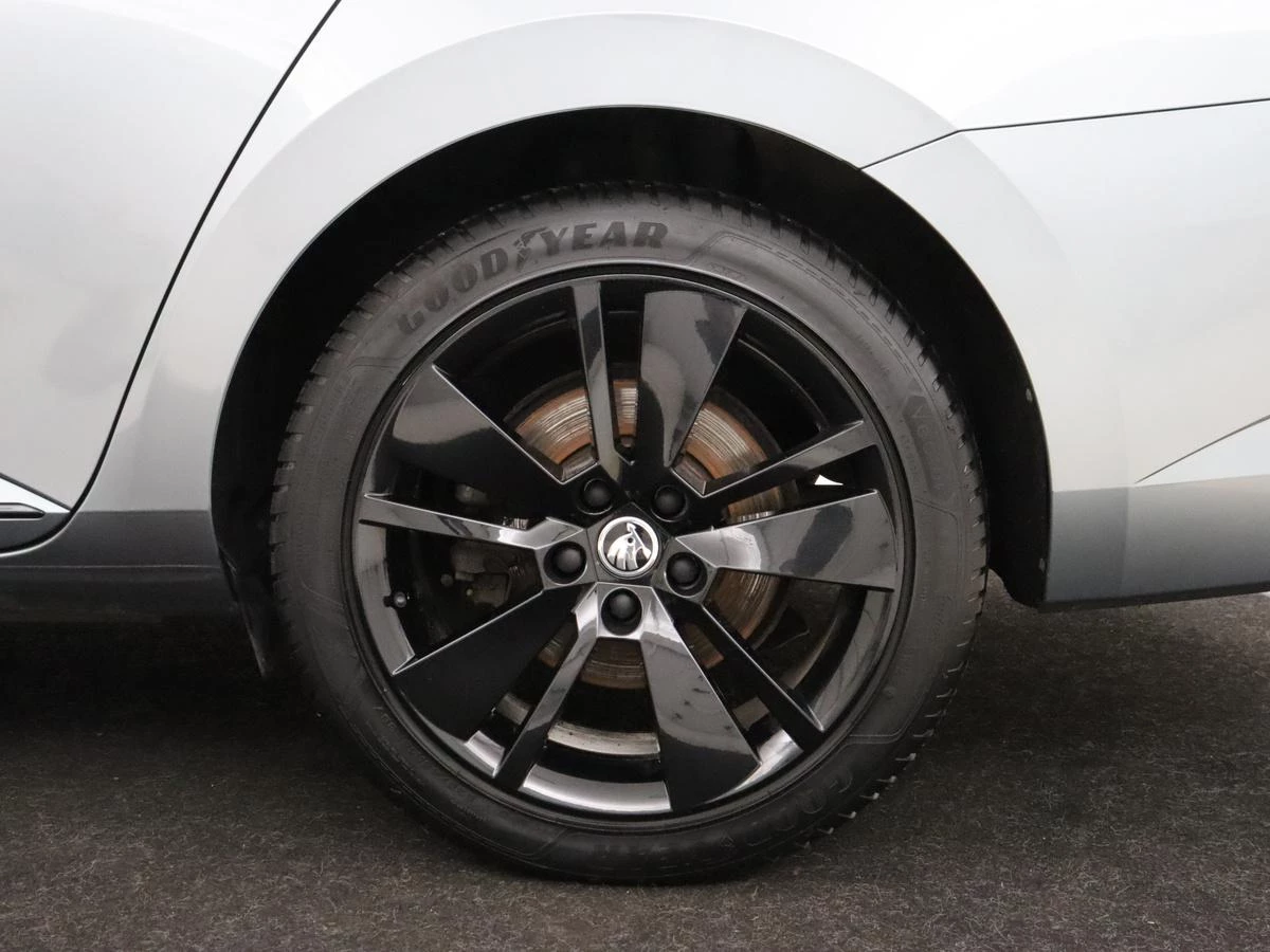 Hoofdafbeelding Škoda Superb