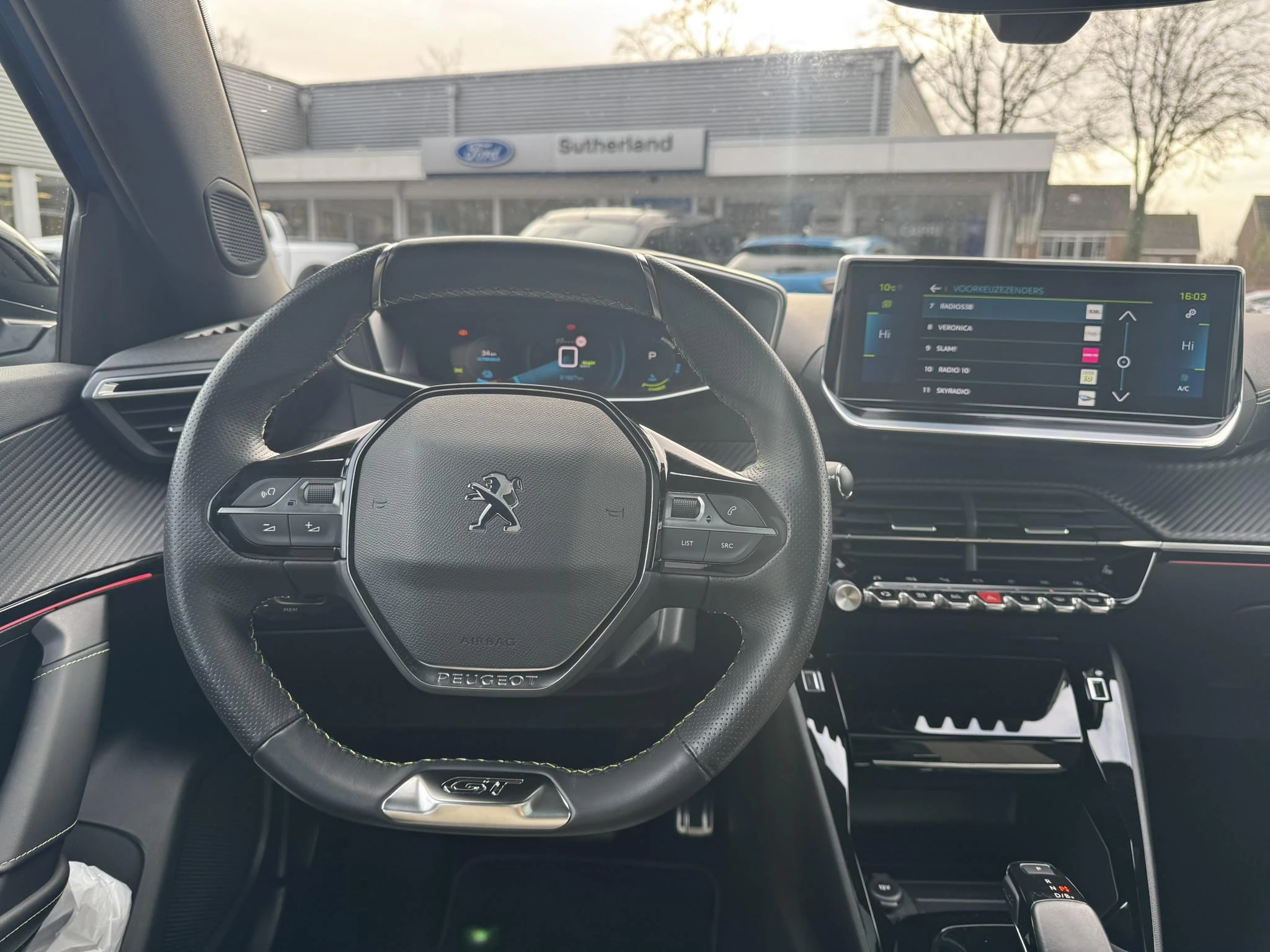 Hoofdafbeelding Peugeot e-2008