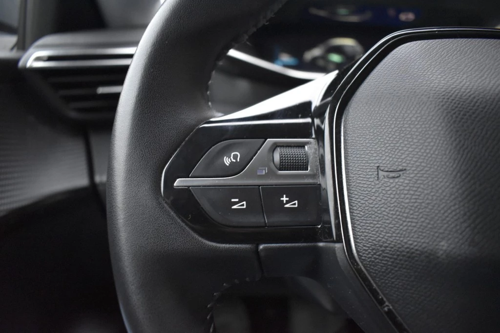 Hoofdafbeelding Peugeot e-208