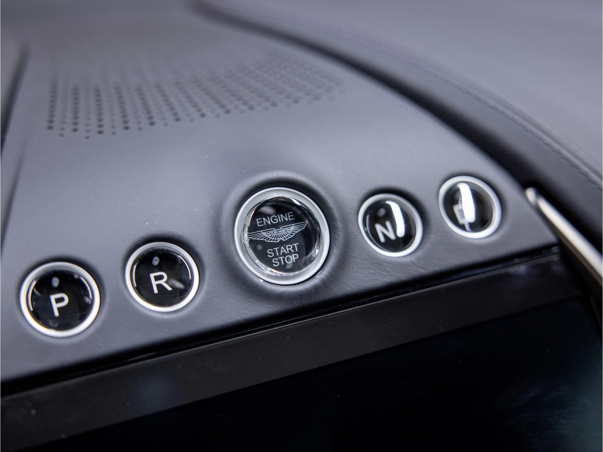 Hoofdafbeelding Aston Martin DBX