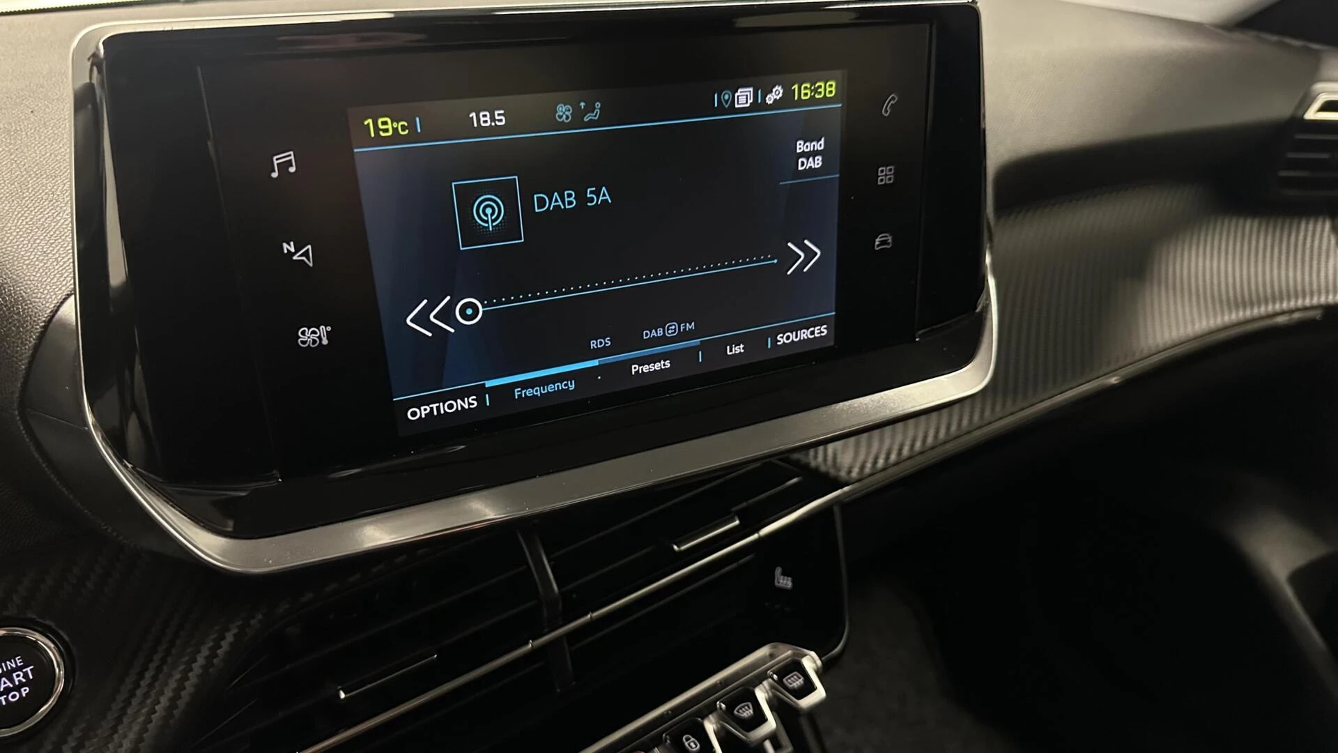 Hoofdafbeelding Peugeot e-208