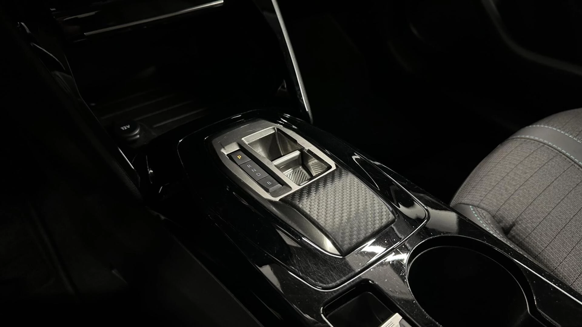 Hoofdafbeelding Peugeot e-208