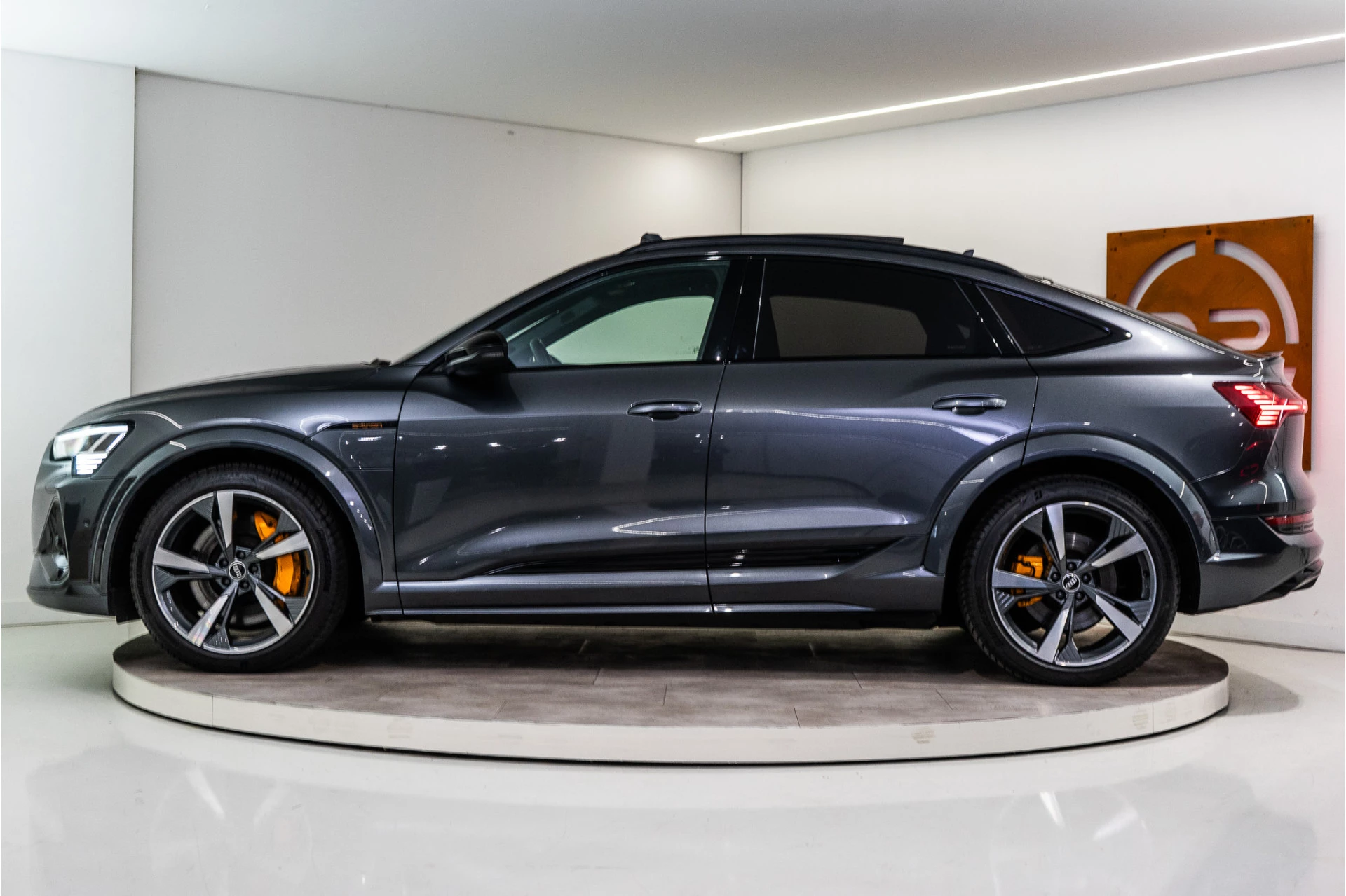 Hoofdafbeelding Audi e-tron