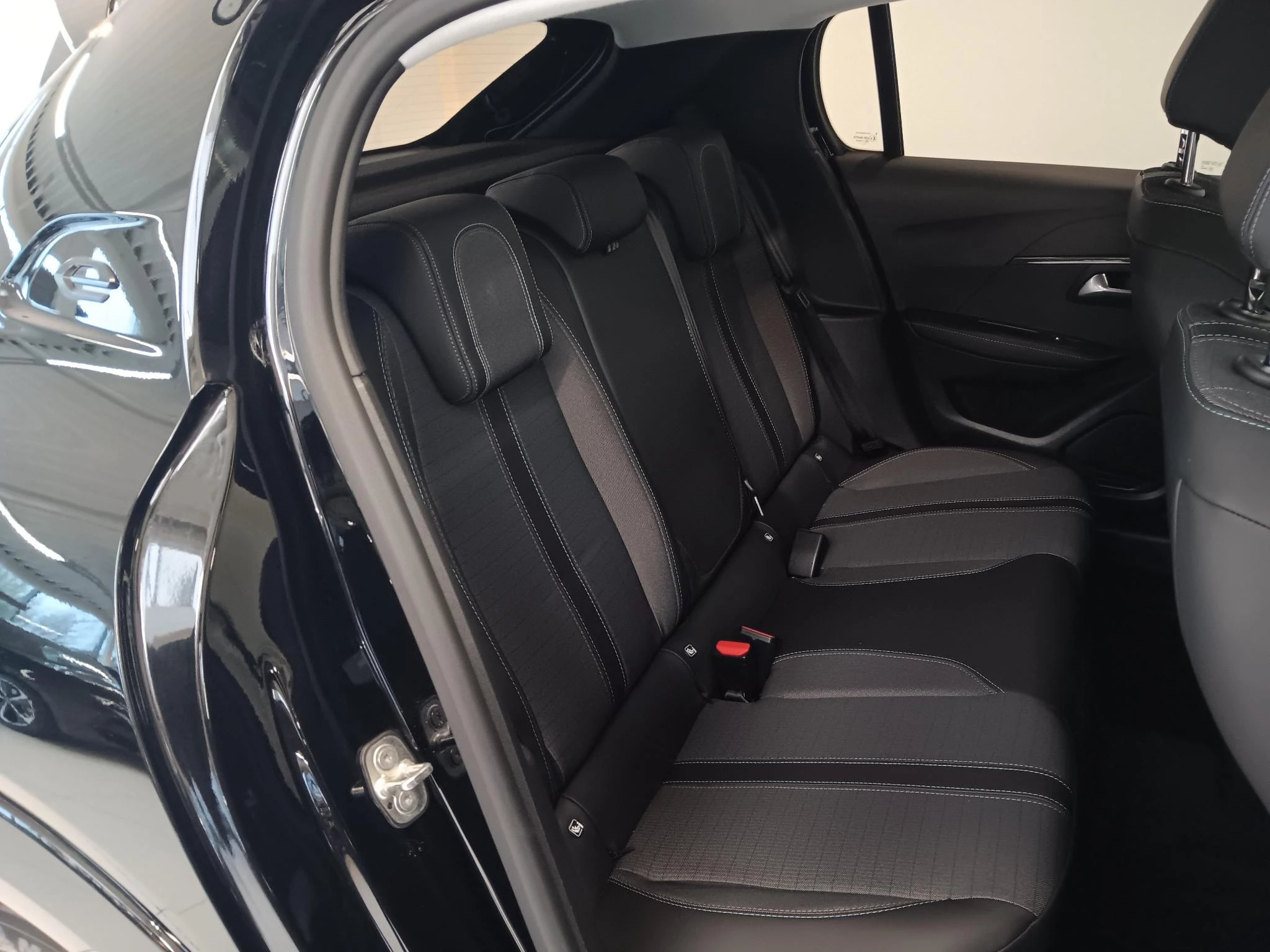 Hoofdafbeelding Peugeot e-208