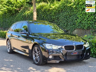 BMW 3-serie Touring 318i M Sport Pano Apple CarPlat Elk. Trekhaak 19inch NAP Rijklaar Garantie Zwart