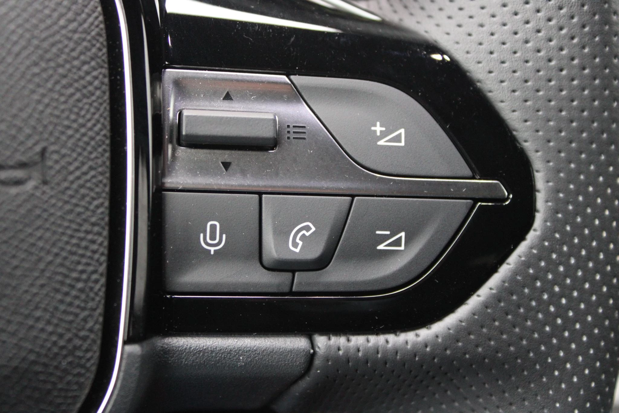 Hoofdafbeelding Peugeot 408