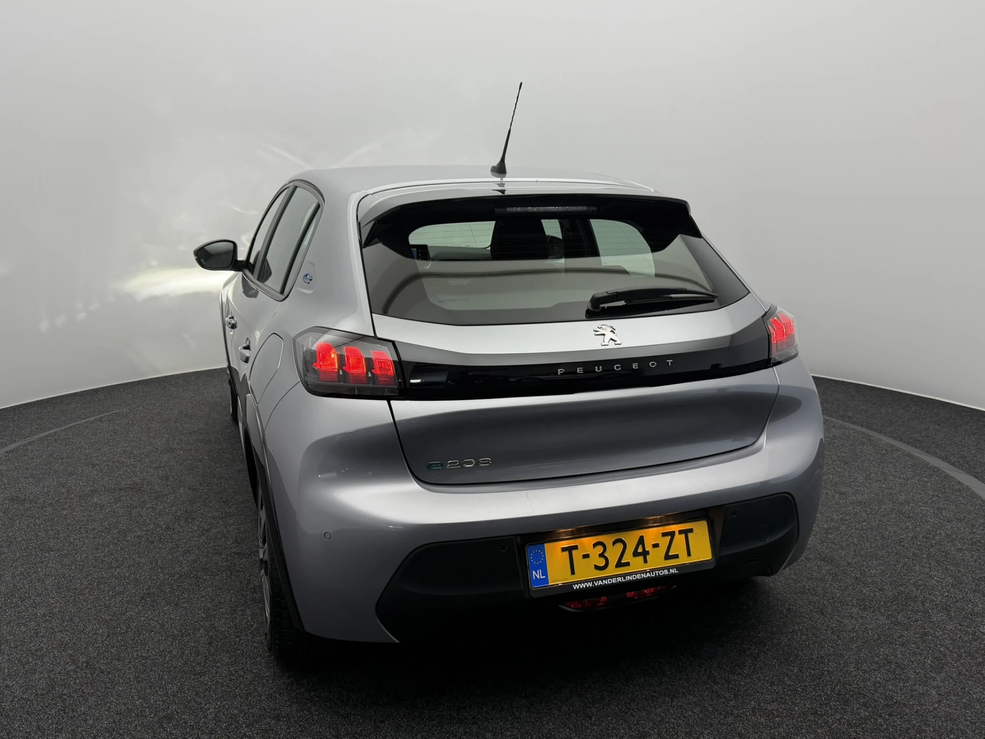 Hoofdafbeelding Peugeot e-208