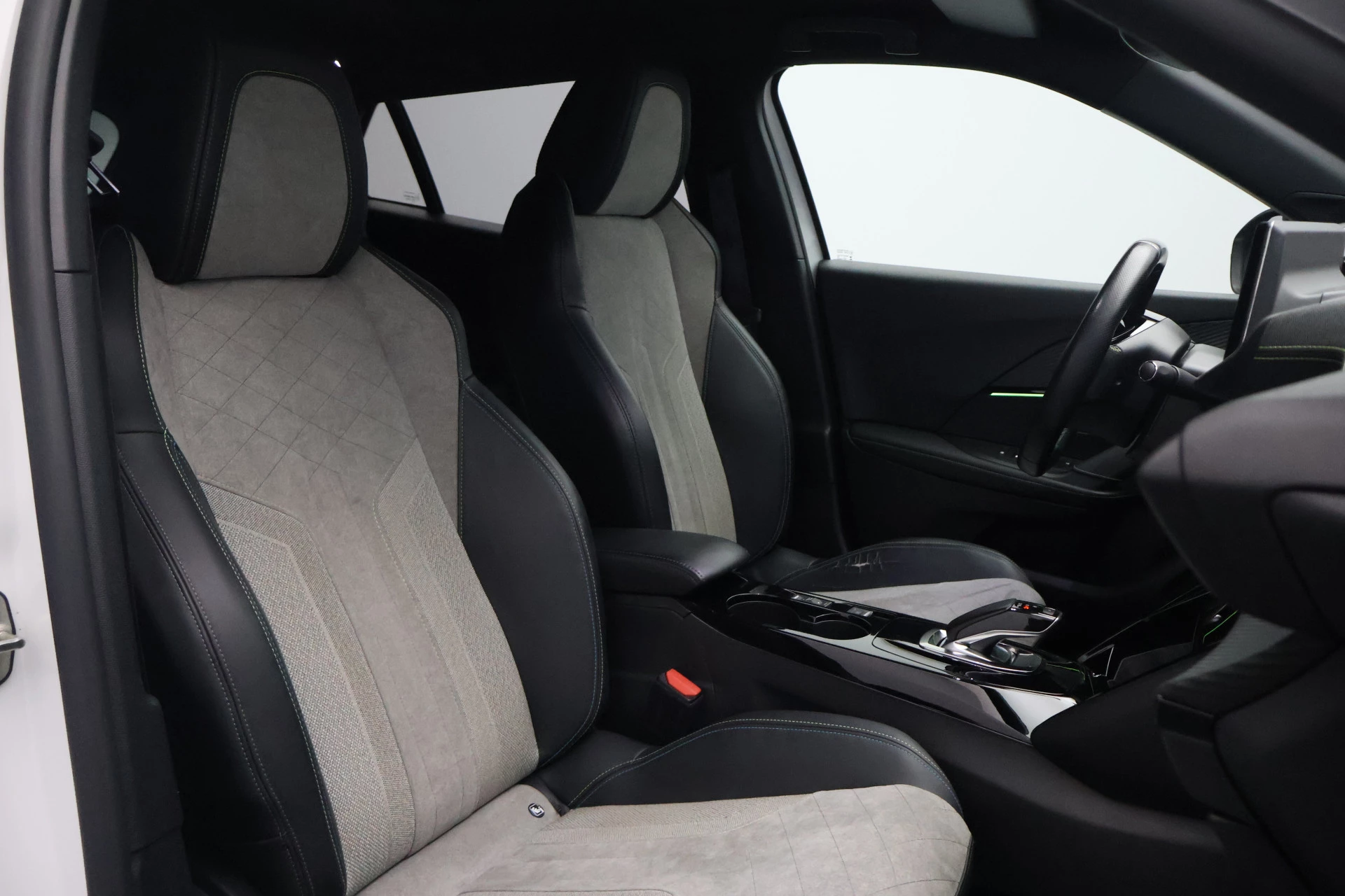 Hoofdafbeelding Peugeot e-2008