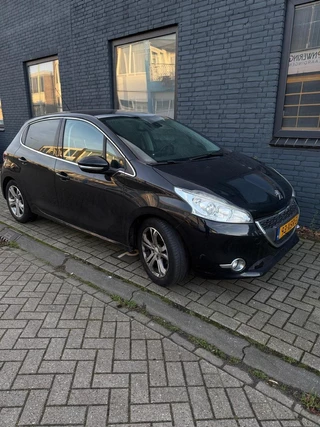 Peugeot 208 1.2 VTi Blue Lease|PARK.SENSOR|PANO|MOTOR DEFECT