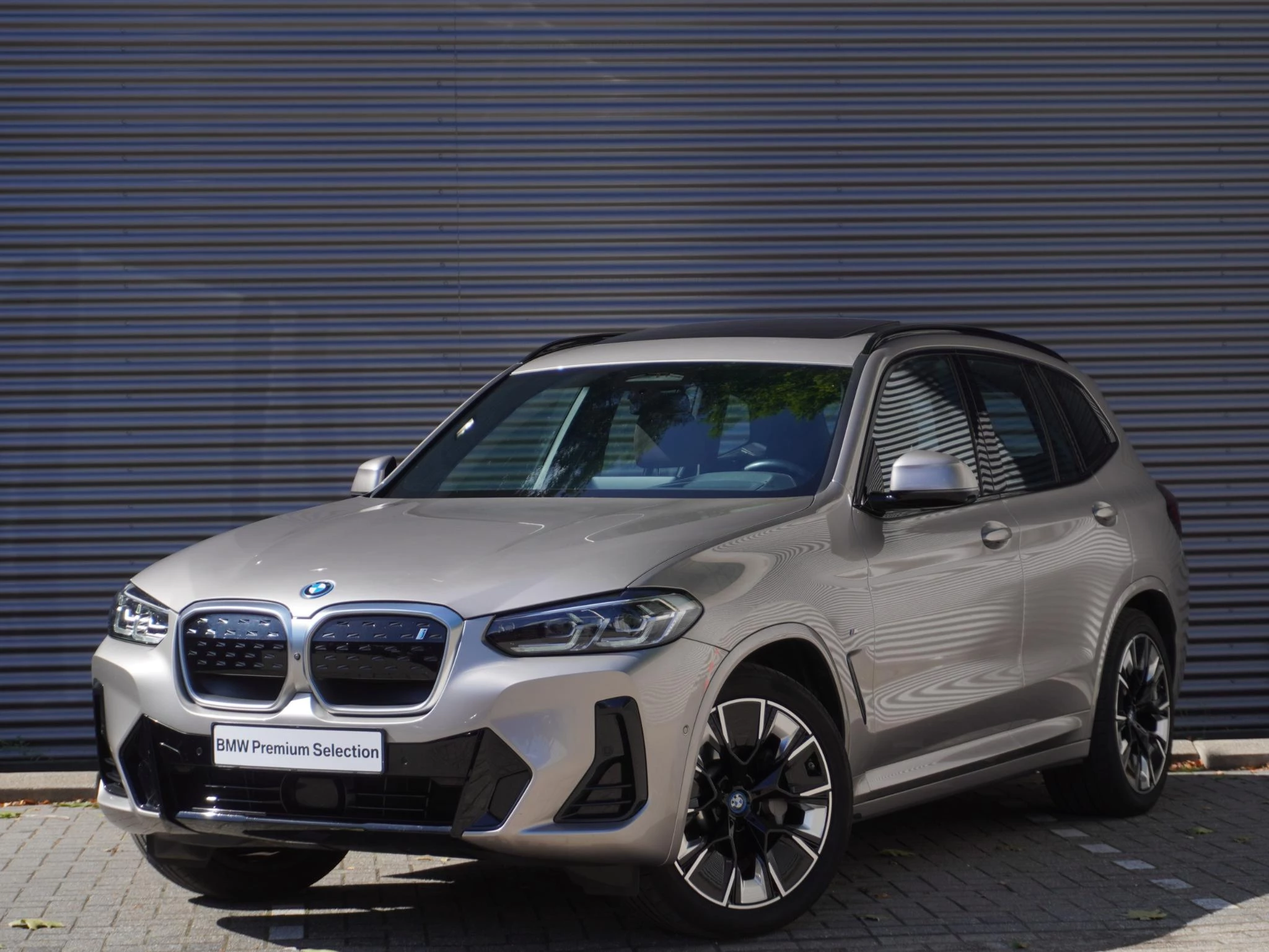 Hoofdafbeelding BMW iX3