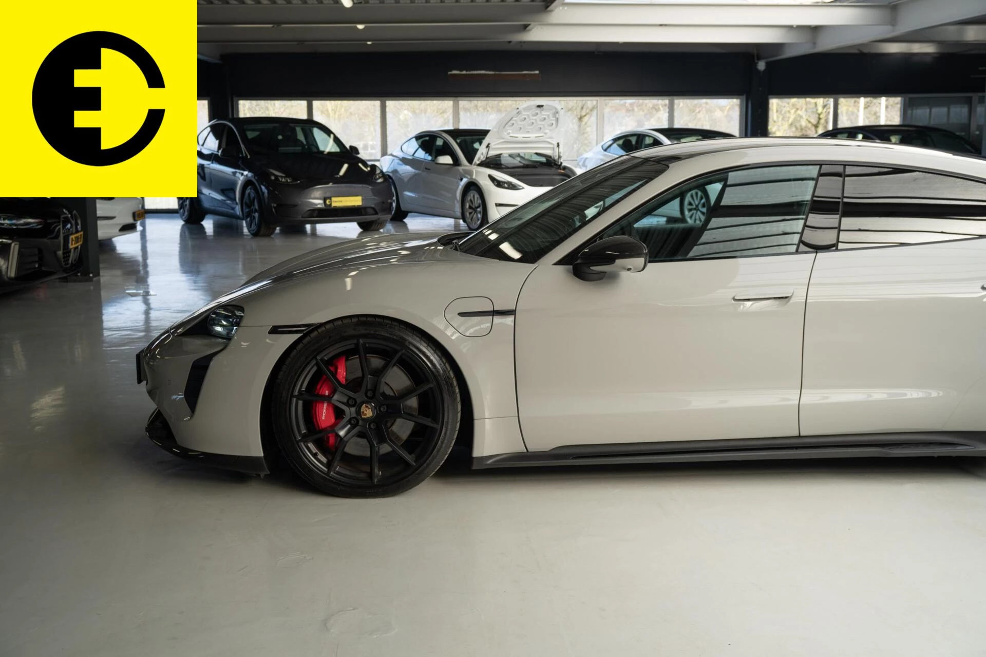 Hoofdafbeelding Porsche Taycan