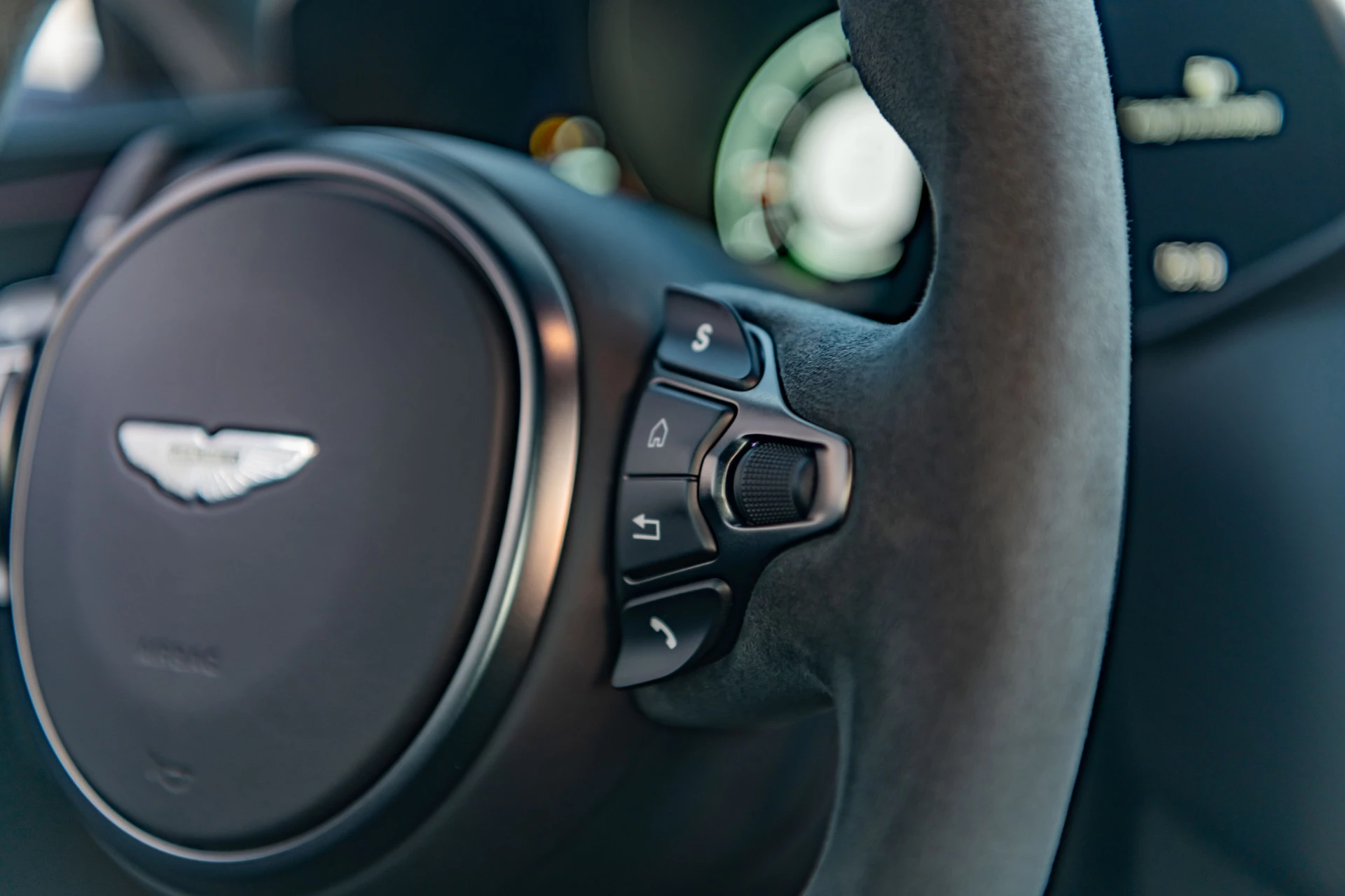 Hoofdafbeelding Aston Martin V8 Vantage