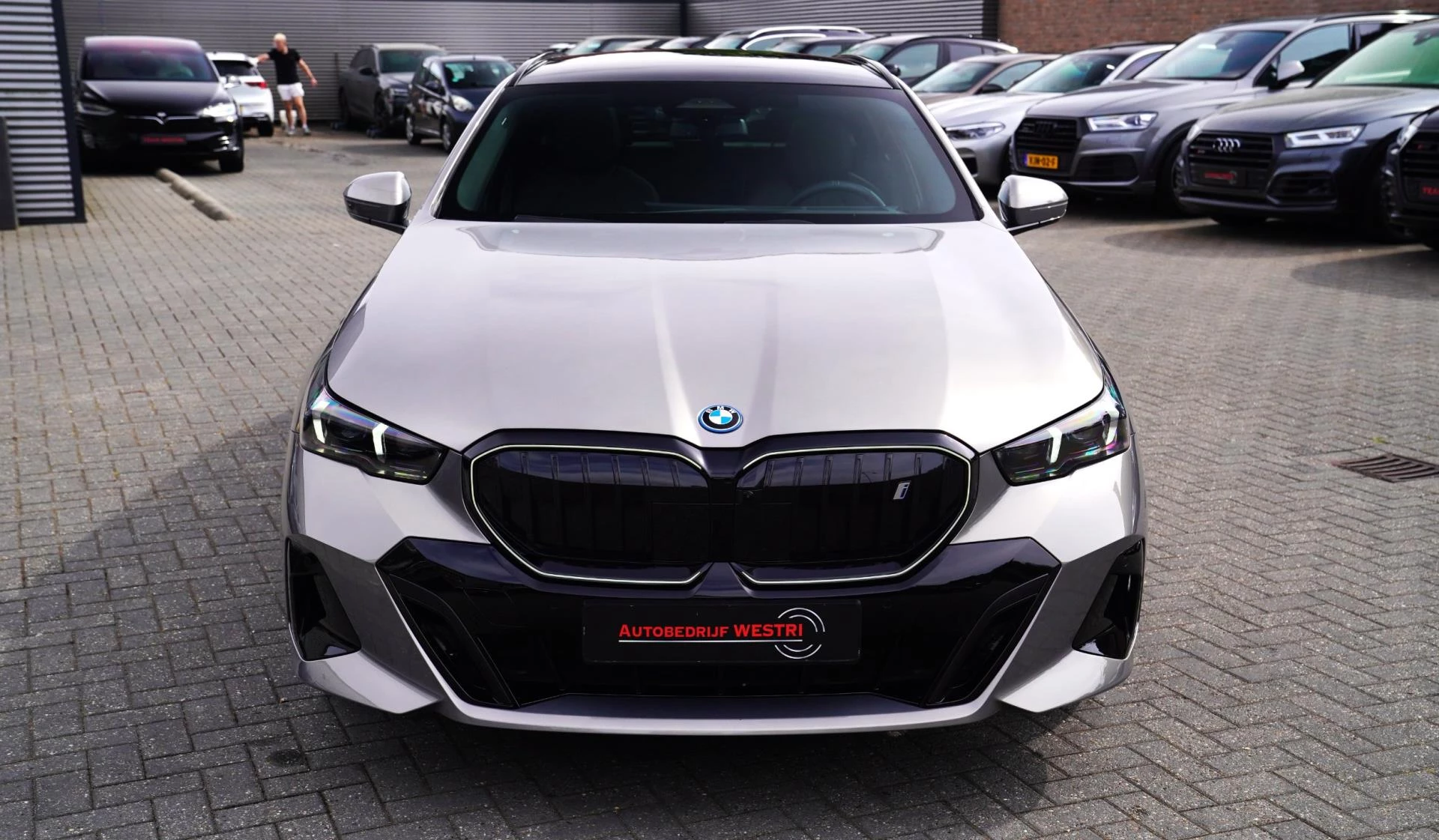Hoofdafbeelding BMW i5
