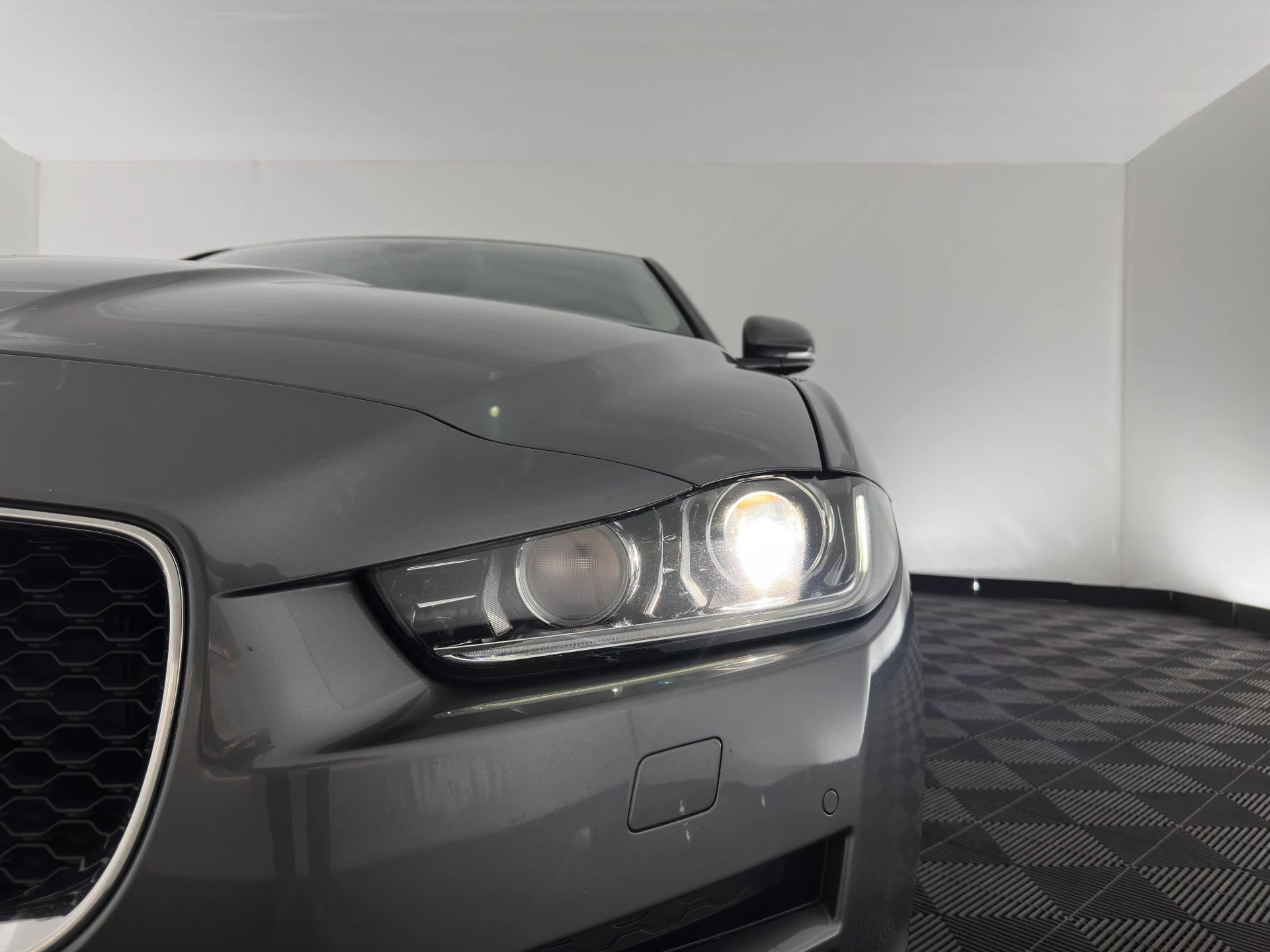 Hoofdafbeelding Jaguar XE