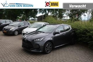 Toyota Yaris 1.5 MHEV Business+, Dealeronderhouden, All-Season, Stoelverwarming etc.