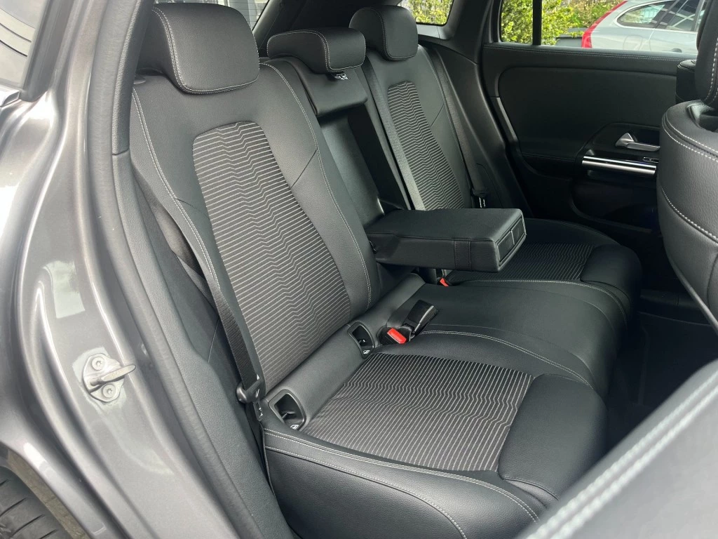 Hoofdafbeelding Mercedes-Benz EQA