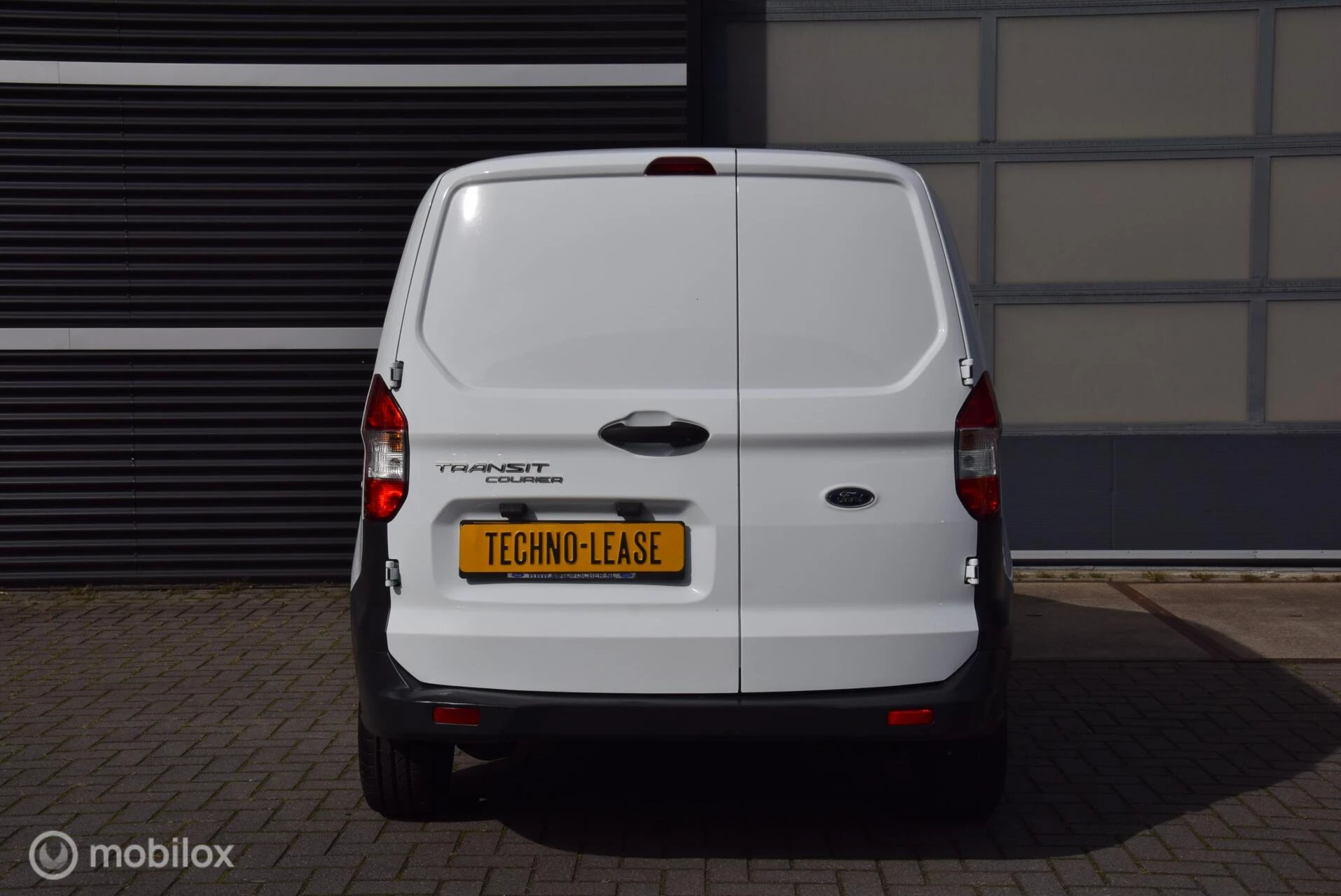 Hoofdafbeelding Ford Transit Courier