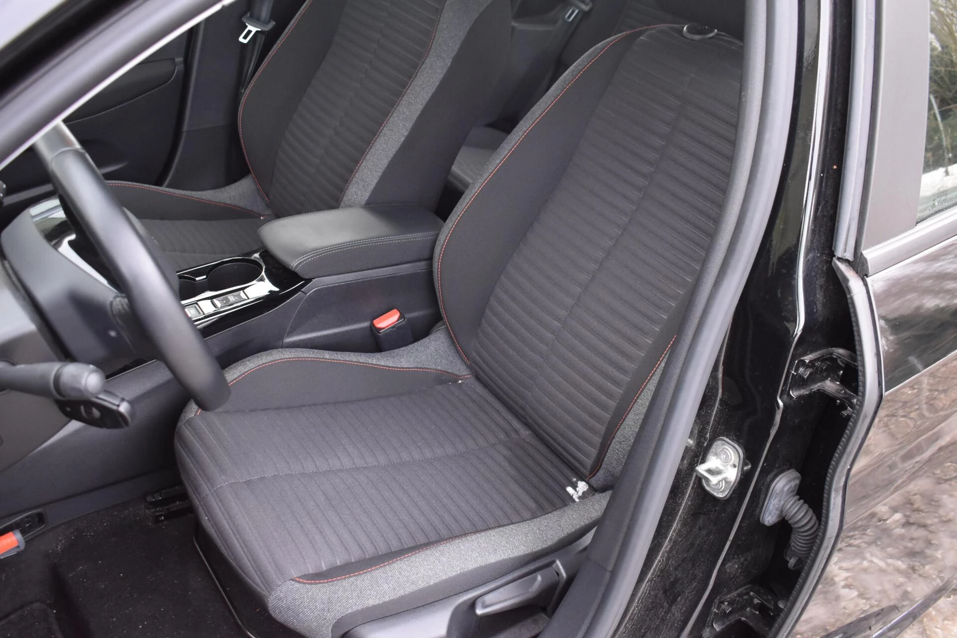 Hoofdafbeelding Peugeot e-208