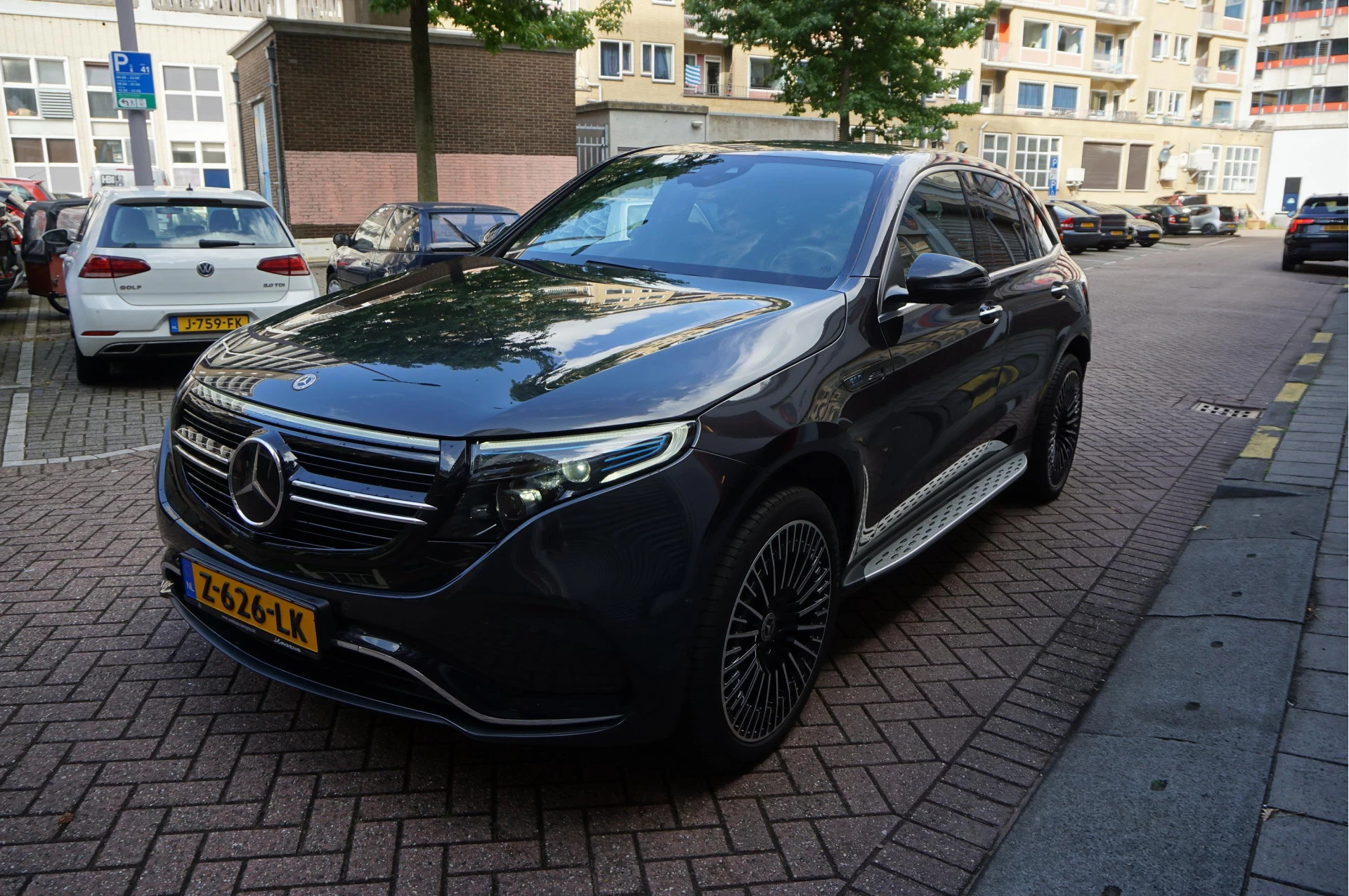 Hoofdafbeelding Mercedes-Benz EQC