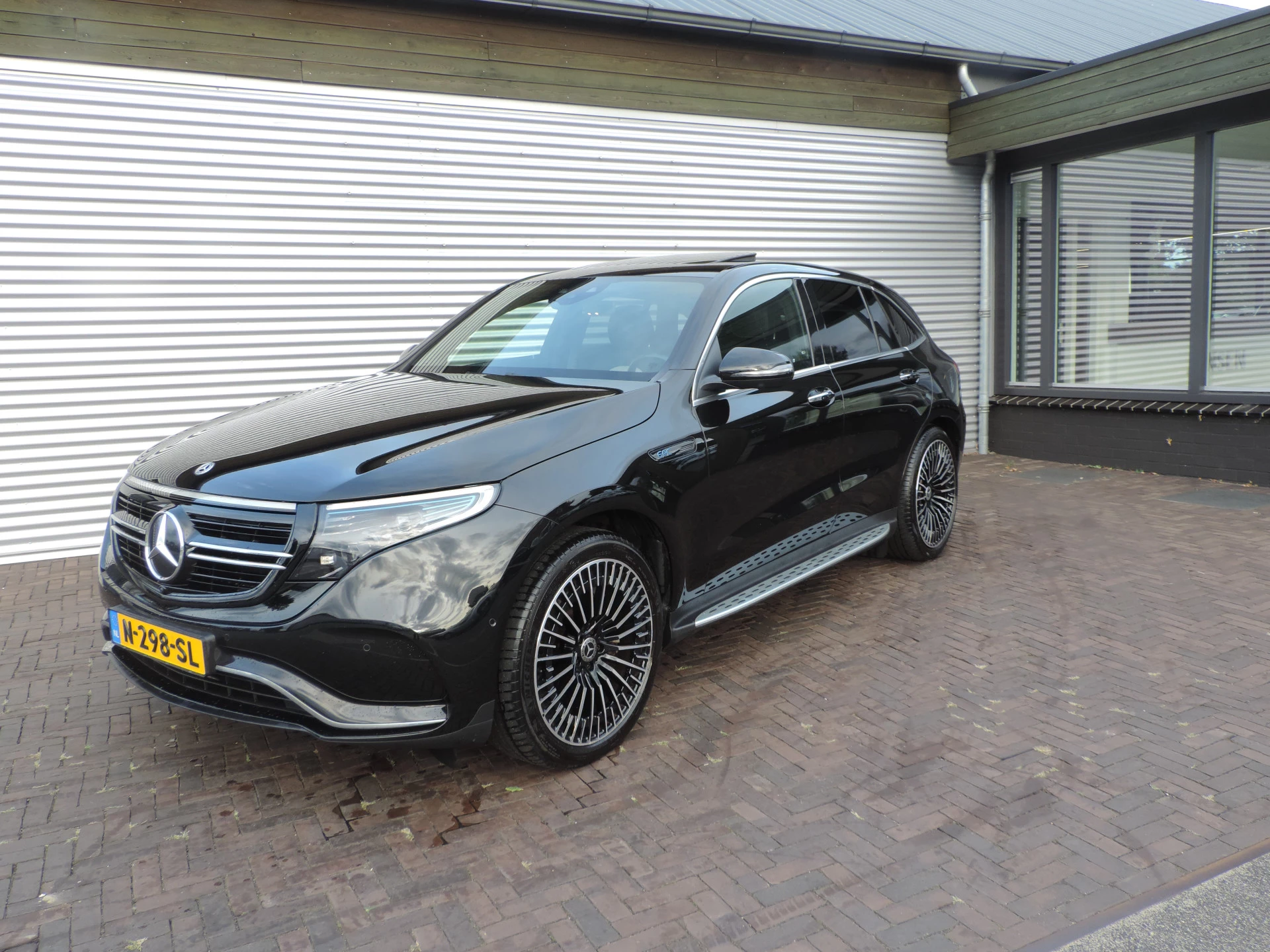 Hoofdafbeelding Mercedes-Benz EQC