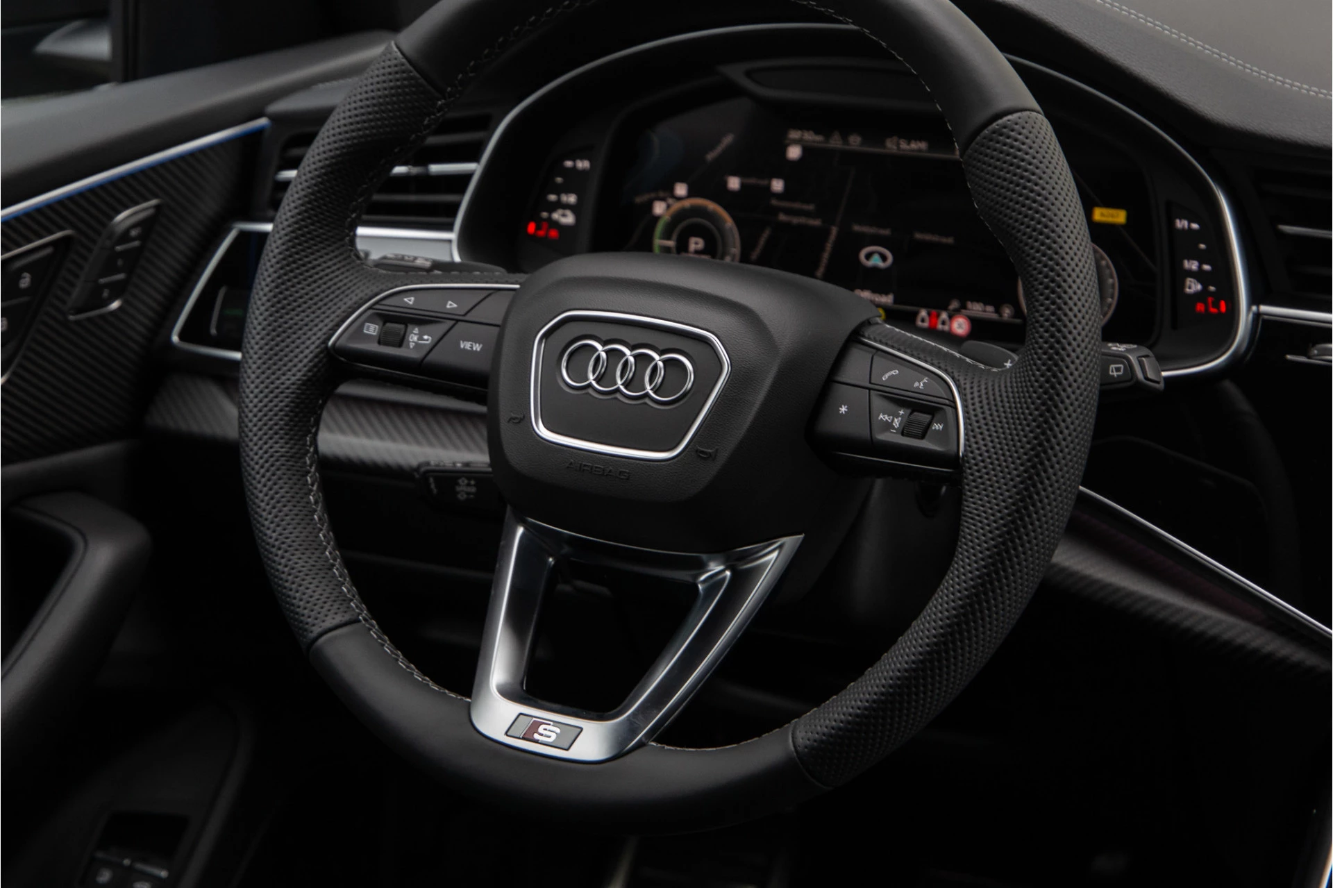 Hoofdafbeelding Audi Q8
