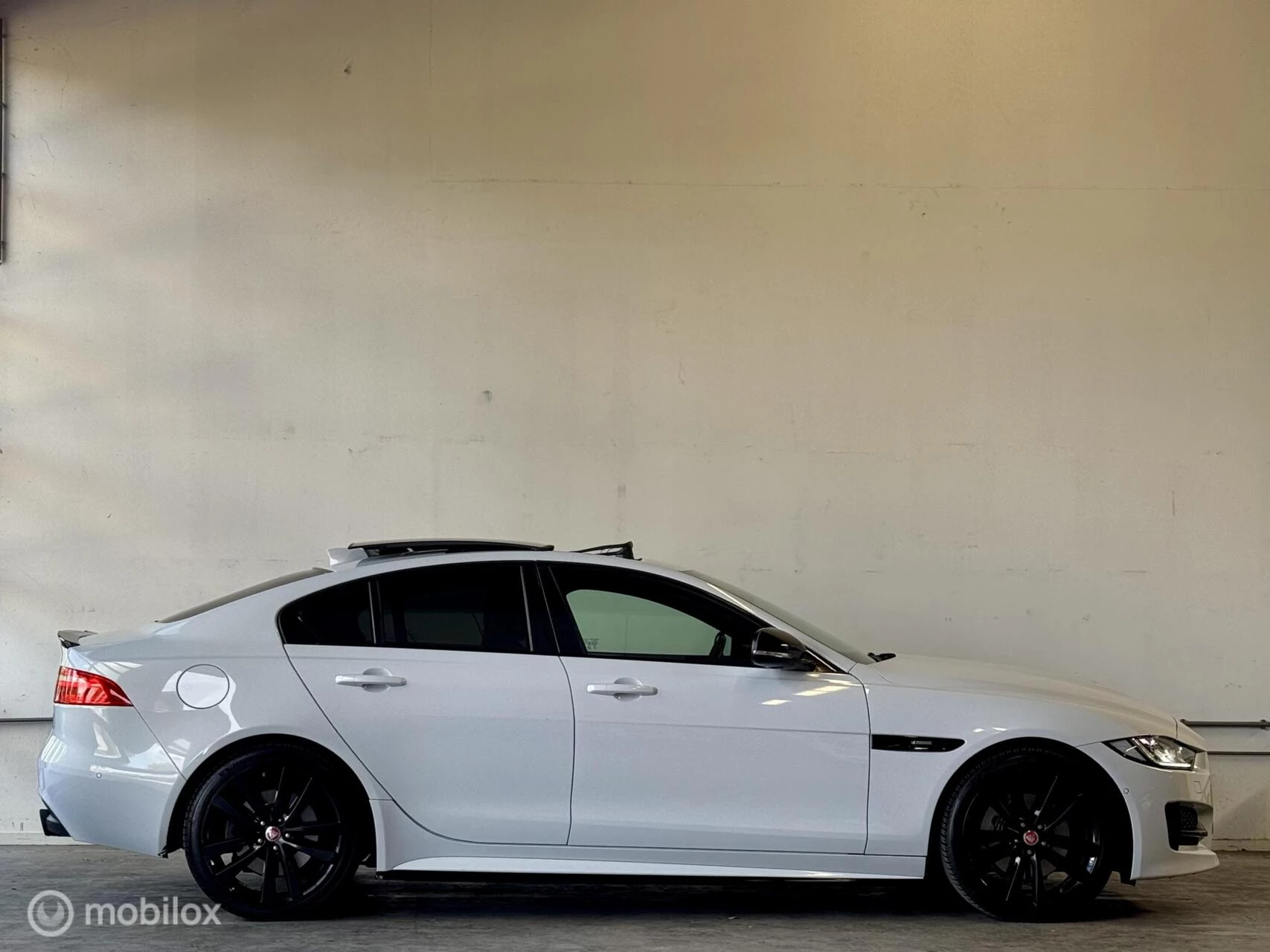 Hoofdafbeelding Jaguar XE
