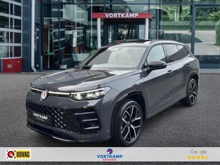 Hoofdafbeelding Volkswagen Tayron Volkswagen Tayron 1.5 TSI E-HYBRID R-LINE PANO-DAK/TREKHAAK/CAMERA/CARPLAY/ACC/STOELVERW