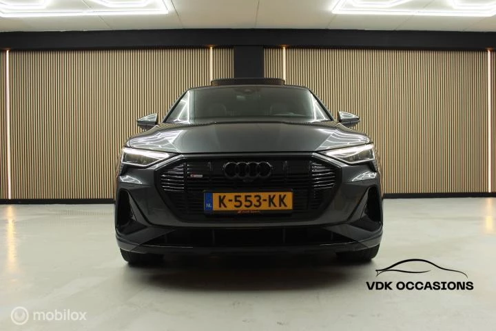 Hoofdafbeelding Audi e-tron