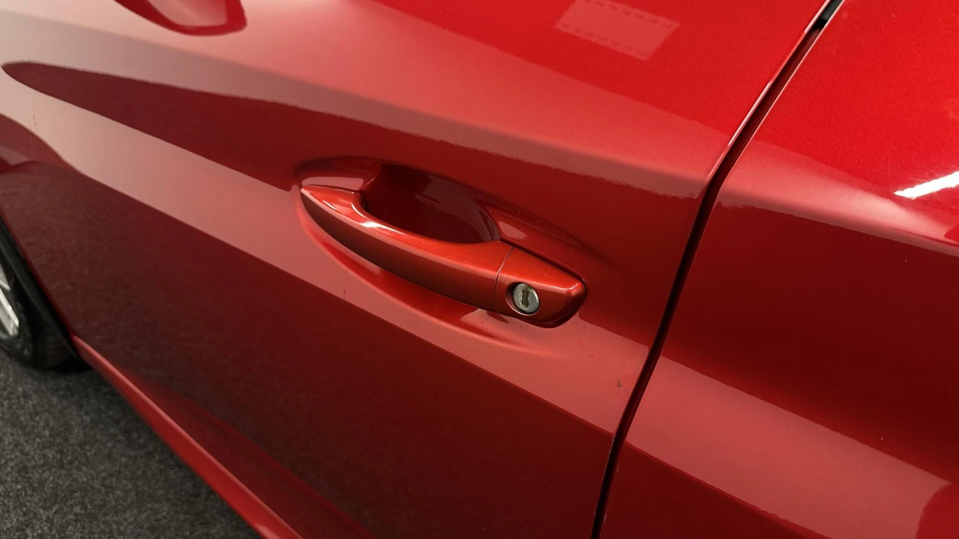 Hoofdafbeelding Peugeot e-208