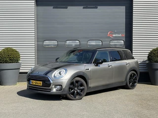 Mini Mini Clubman 1.5 Cooper Chili Serious Business | Panoramadak | Harmon Kardon | Camera | Trekhaak | Stoelverwarming |