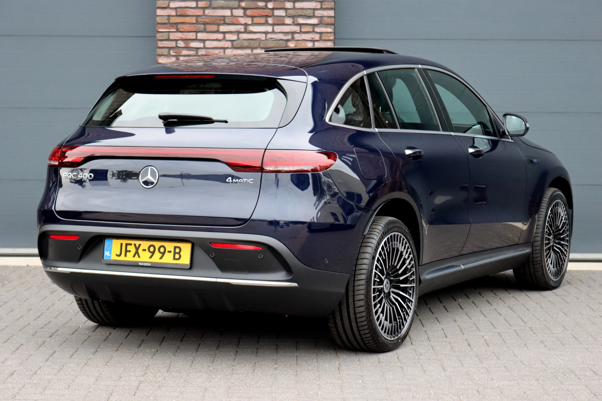 Hoofdafbeelding Mercedes-Benz EQC