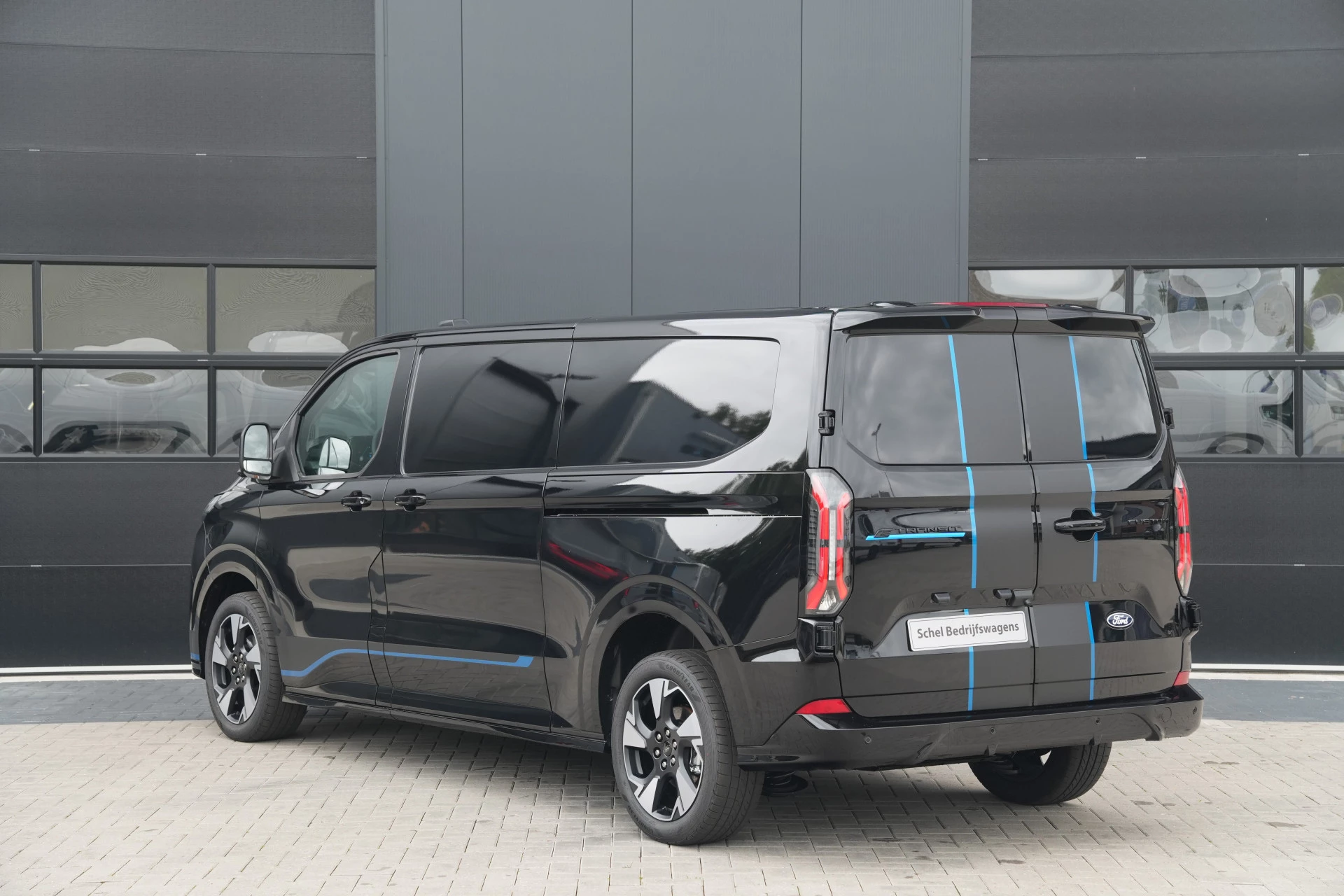 Hoofdafbeelding Ford E-Transit Custom