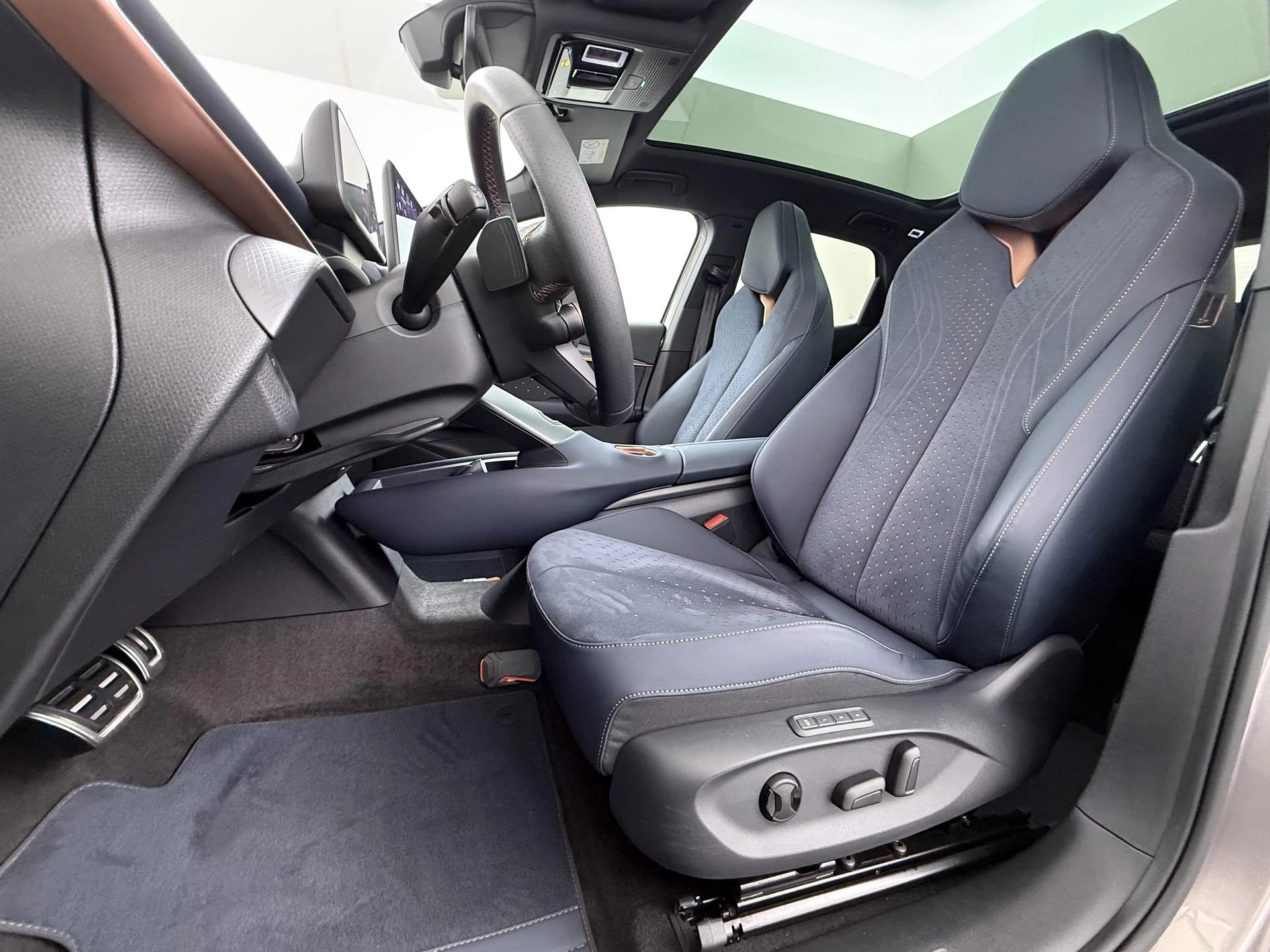 Hoofdafbeelding CUPRA Tavascan