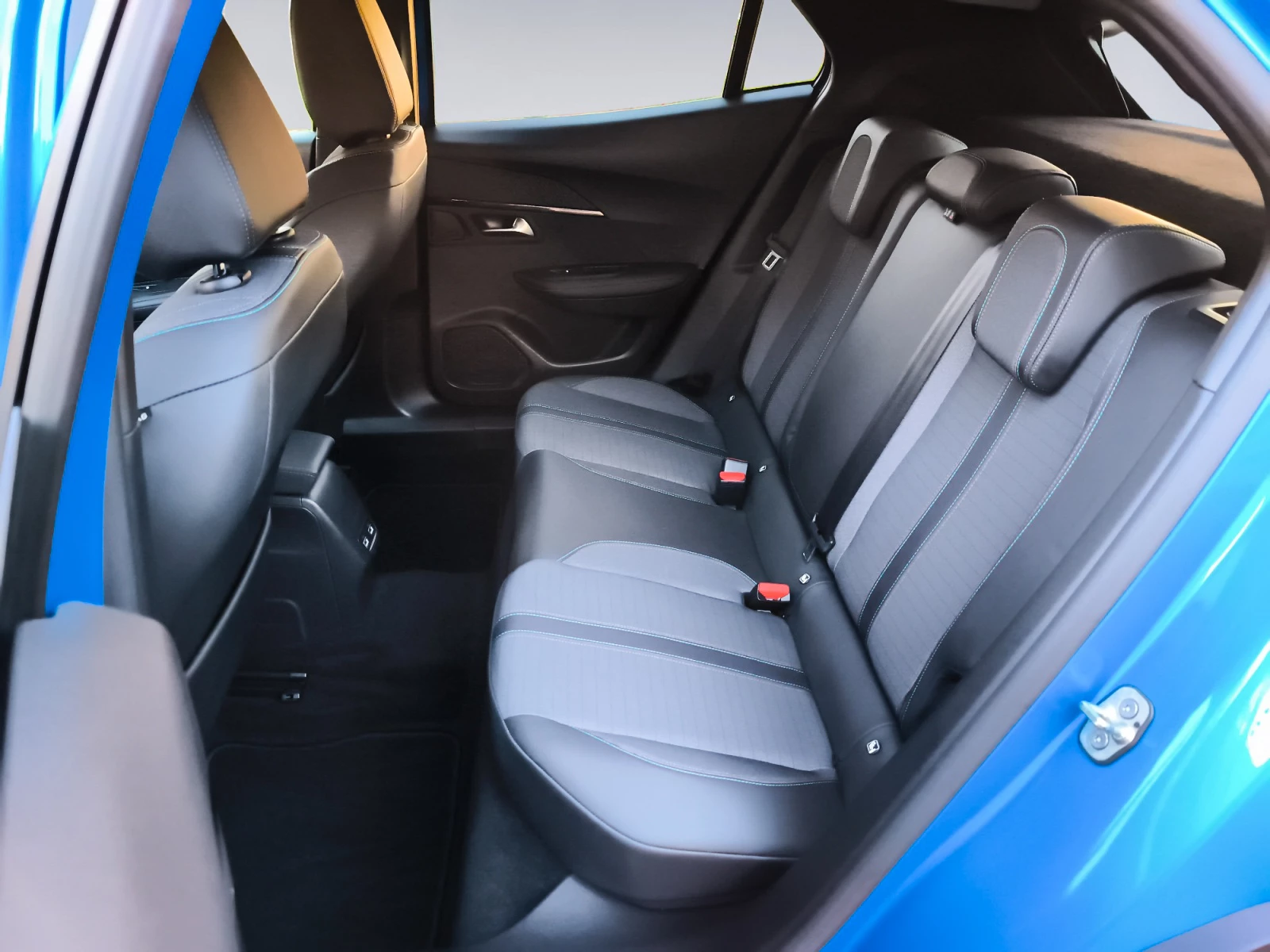 Hoofdafbeelding Peugeot e-2008