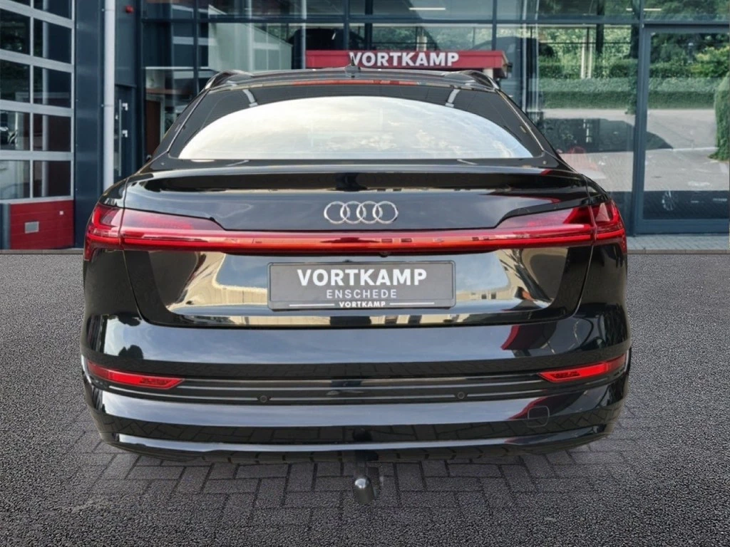 Hoofdafbeelding Audi e-tron